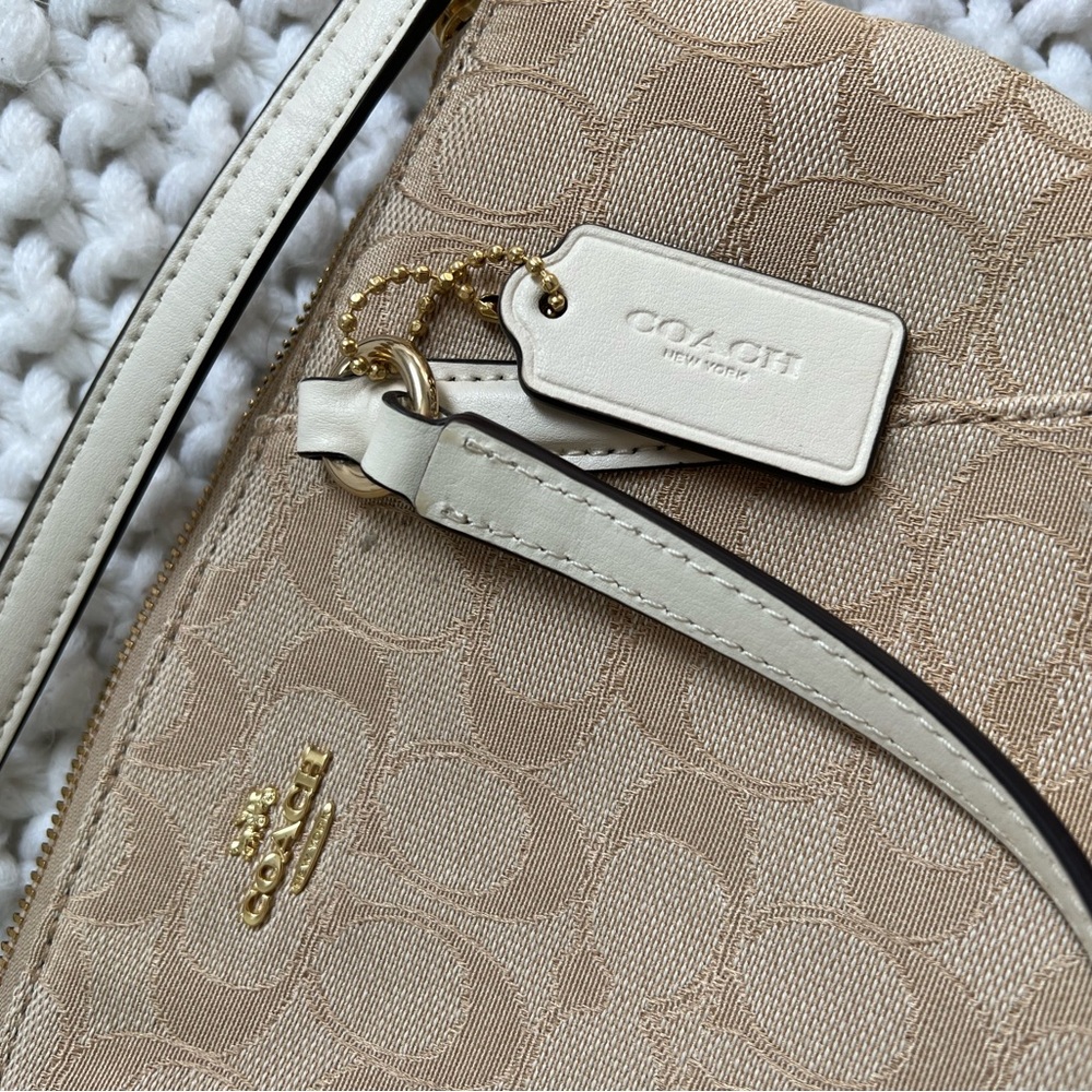 Coach purse - Picture 2 of 3